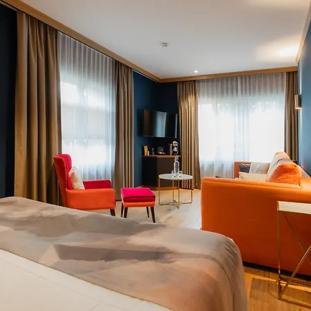 Boutique Glacier Hotell 4*